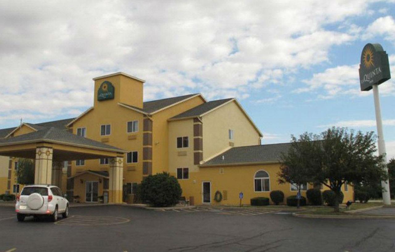 La Quinta Inn & Suites By Wyndham Peru Starved Rock St Park Exterior foto